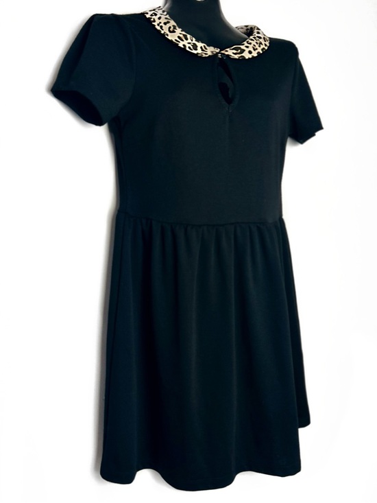 Forever 21 Dresses & Skirts - Forever 21 Black Dress with Leopard Print Collar